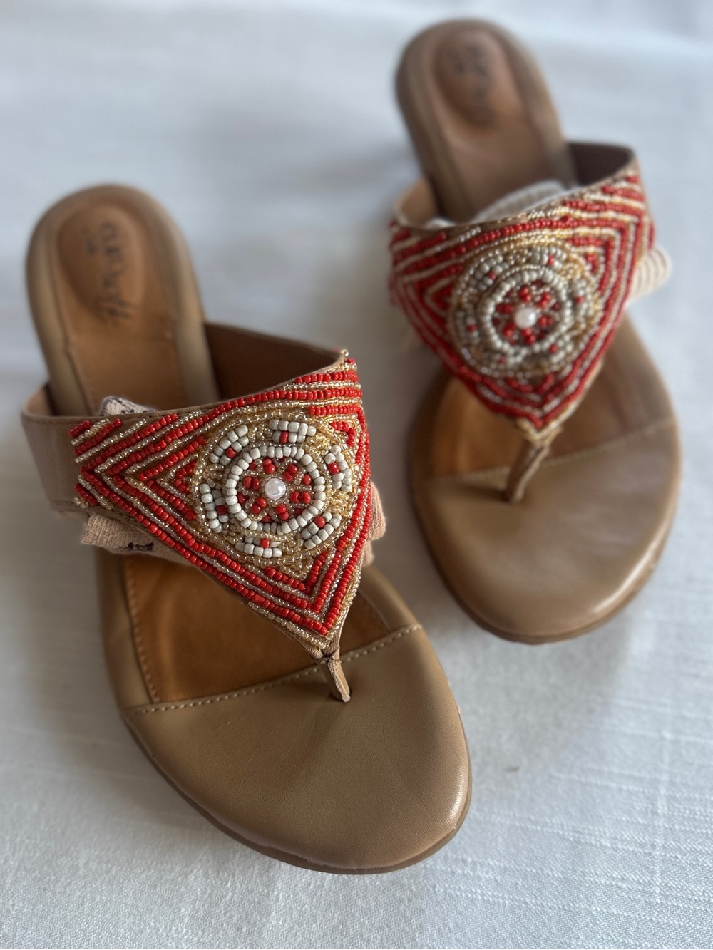 EuroSoft by Sofft Beaded Boho Shield Thong Sandals | 9 NWOB